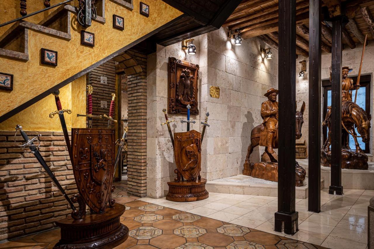 Hotel Casa De Reyes 2*