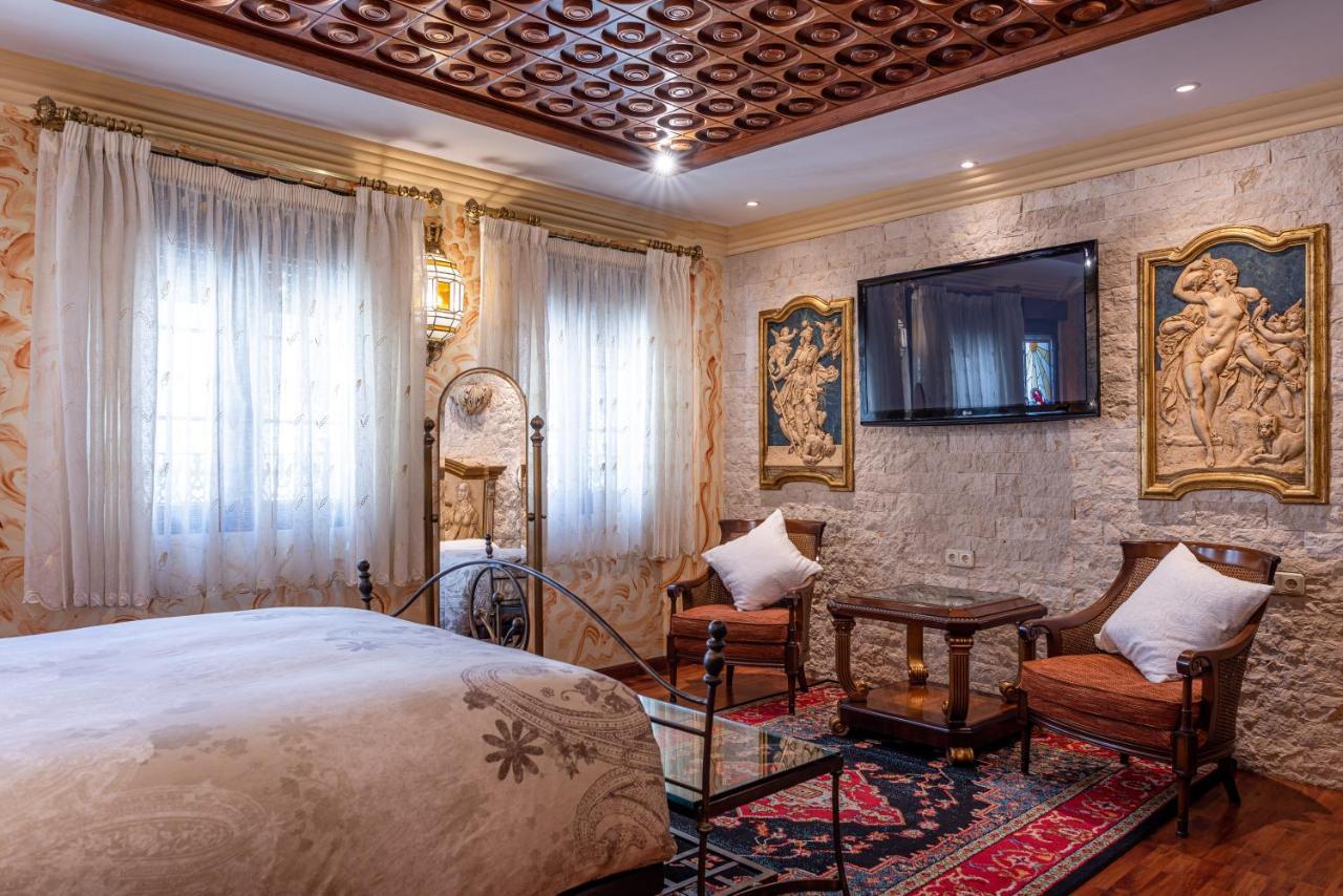 Hotel Casa De Reyes 2*